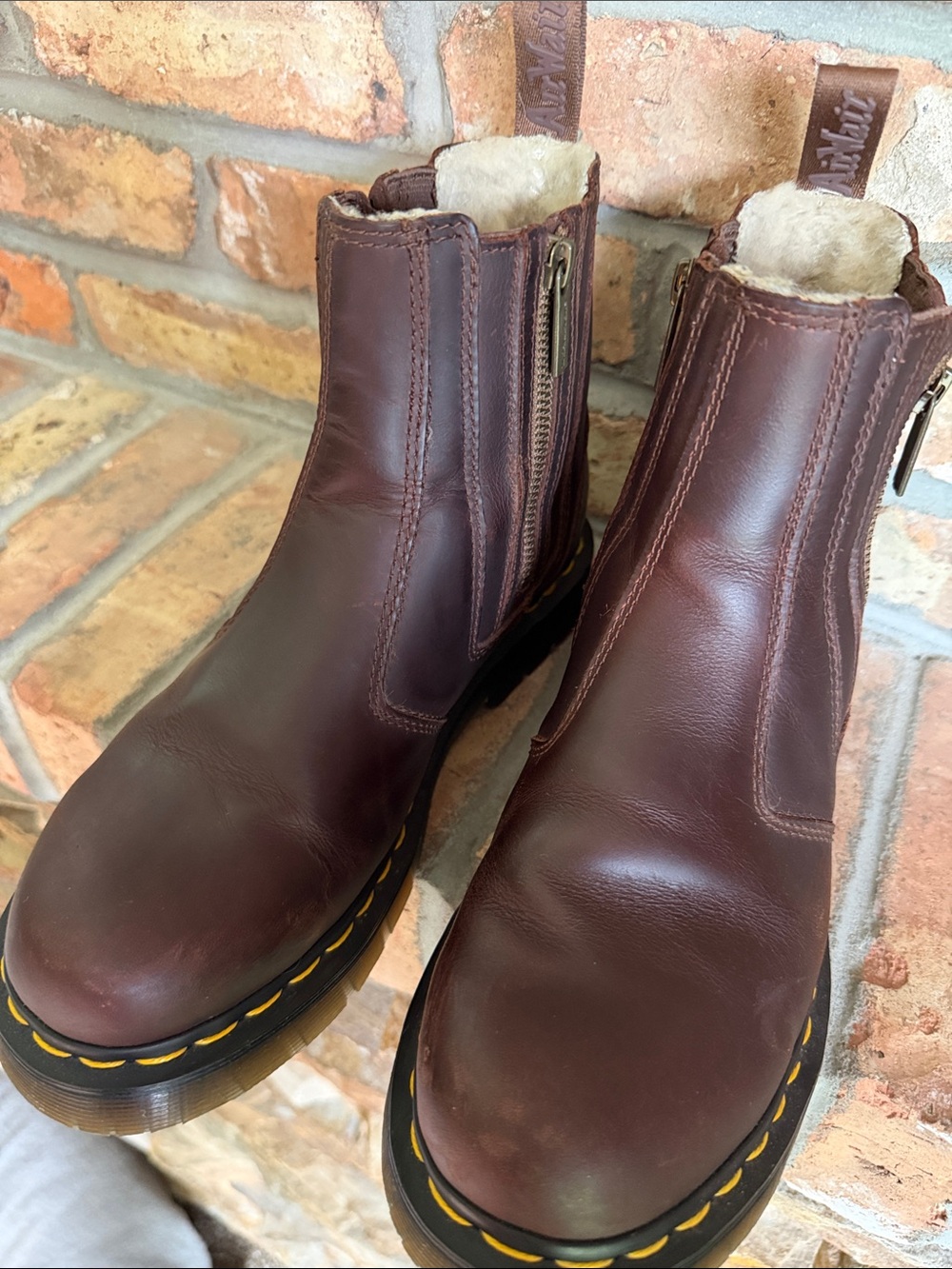Dr Marten Chelsea boots - Picture 2 of 4